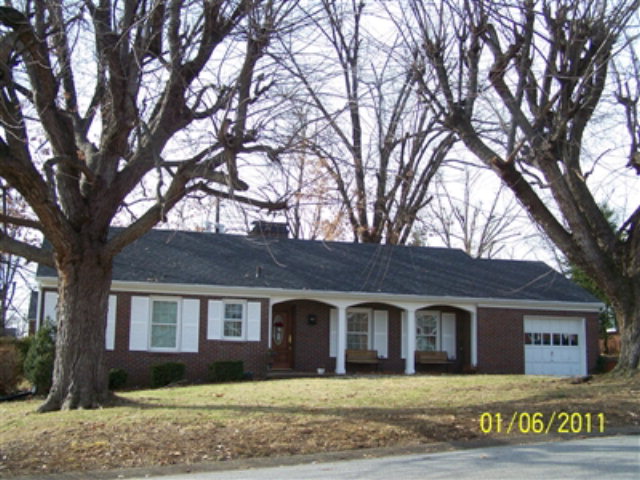 1836 Clinton Place, Owensboro, Kentucky 42301, 3 Bedrooms Bedrooms, ,1 BathroomBathrooms,Single Family Residence,For Sale,Clinton Place,62840