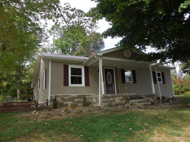 10609 Caneyville Rd., Morgantown, Kentucky 42261, 3 Bedrooms Bedrooms, ,2 BathroomsBathrooms,Single Family Residence,For Sale,Caneyville Rd.,67737