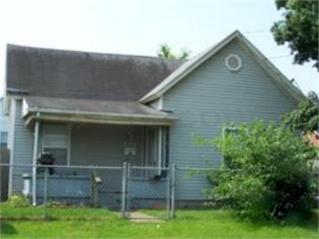 906 11th Street W, Owensboro, Kentucky 42301, 2 Bedrooms Bedrooms, ,1 BathroomBathrooms,Single Family Residence,For Sale,11th Street W,69520
