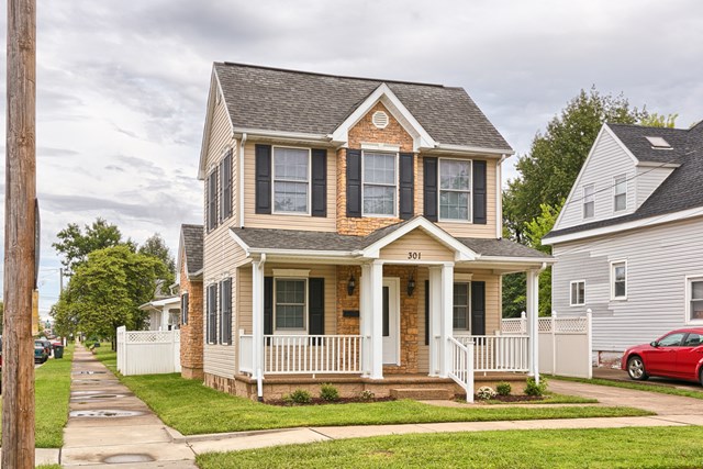 301 7th Street E, Owensboro, Kentucky 42303, 3 Bedrooms Bedrooms, ,2 BathroomsBathrooms,Single Family Residence,For Sale,7th Street E,69934