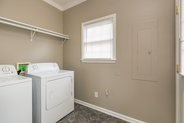 301 7th Street E, Owensboro, Kentucky 42303, 3 Bedrooms Bedrooms, ,2 BathroomsBathrooms,Single Family Residence,For Sale,7th Street E,69934