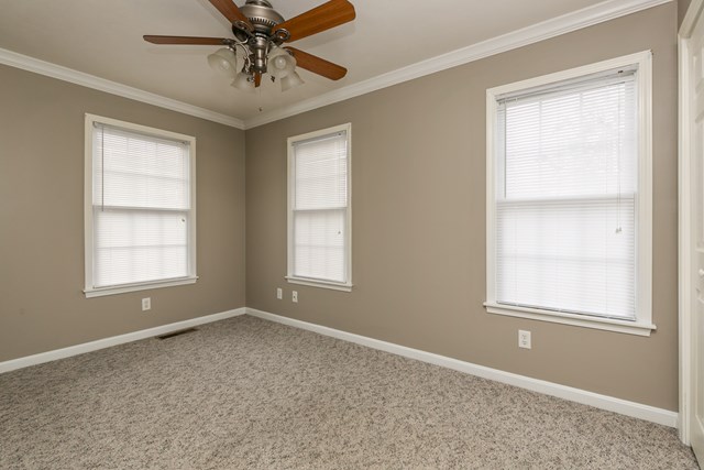 301 7th Street E, Owensboro, Kentucky 42303, 3 Bedrooms Bedrooms, ,2 BathroomsBathrooms,Single Family Residence,For Sale,7th Street E,69934