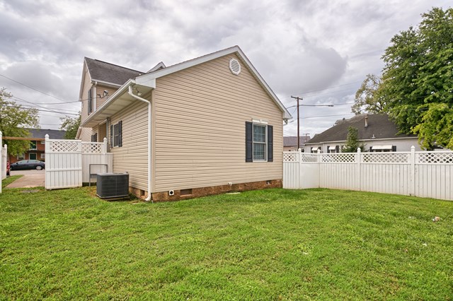 301 7th Street E, Owensboro, Kentucky 42303, 3 Bedrooms Bedrooms, ,2 BathroomsBathrooms,Single Family Residence,For Sale,7th Street E,69934