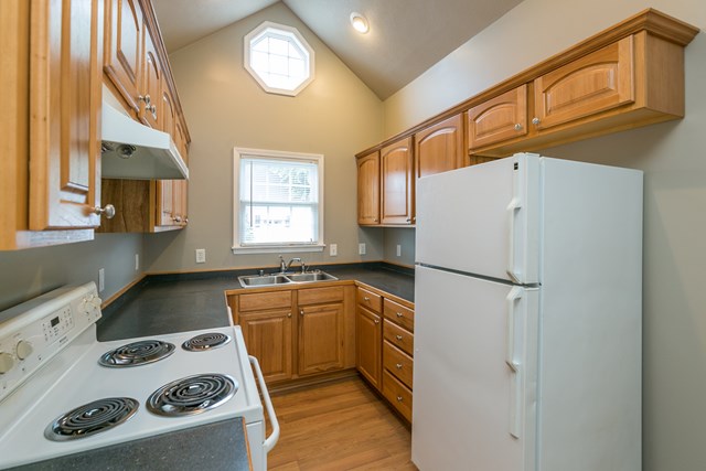 301 7th Street E, Owensboro, Kentucky 42303, 3 Bedrooms Bedrooms, ,2 BathroomsBathrooms,Single Family Residence,For Sale,7th Street E,69934