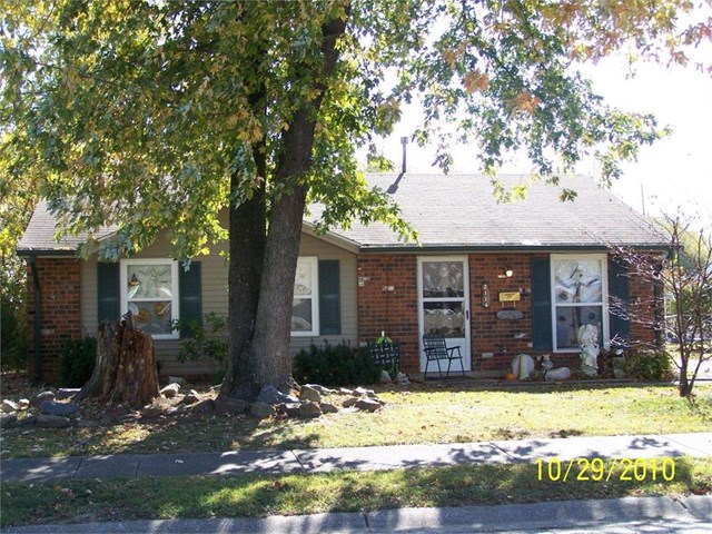 2114 Berkshire Drive, Owensboro, Kentucky 42301, 3 Bedrooms Bedrooms, ,1 BathroomBathrooms,Single Family Residence,For Sale,Berkshire Drive,73039
