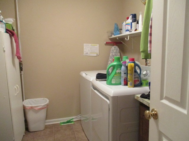 2326 Crescent Hill Court, Owensboro, Kentucky 42303, 4 Bedrooms Bedrooms, ,2 BathroomsBathrooms,Single Family Residence,For Sale,Crescent Hill Court,73595