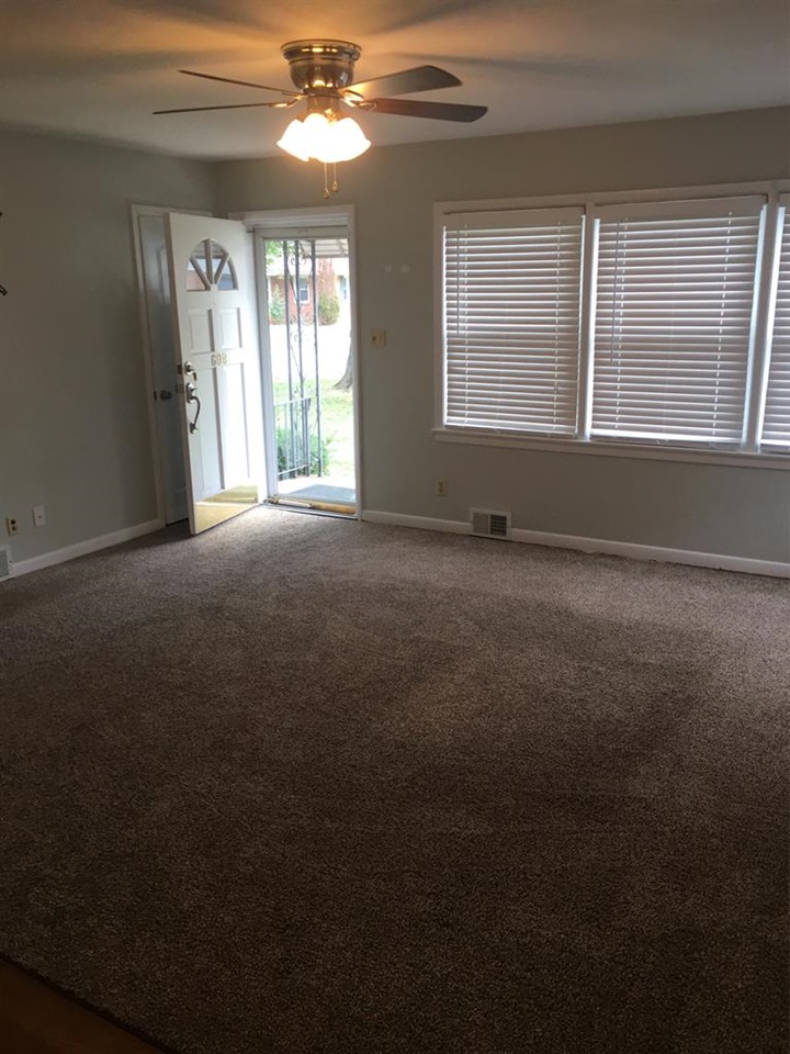 609 Lafayette Drive, Owensboro, Kentucky 42303, 3 Bedrooms Bedrooms, ,1 BathroomBathrooms,Single Family Residence,For Sale,Lafayette Drive,75365