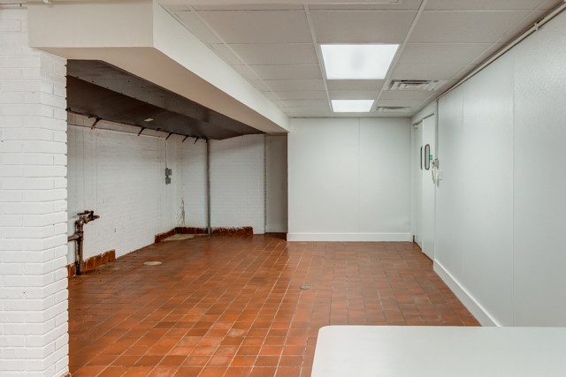 630 Emory Drive, Owensboro, Kentucky 42301, ,Retail,For Sale,Emory Drive,75572
