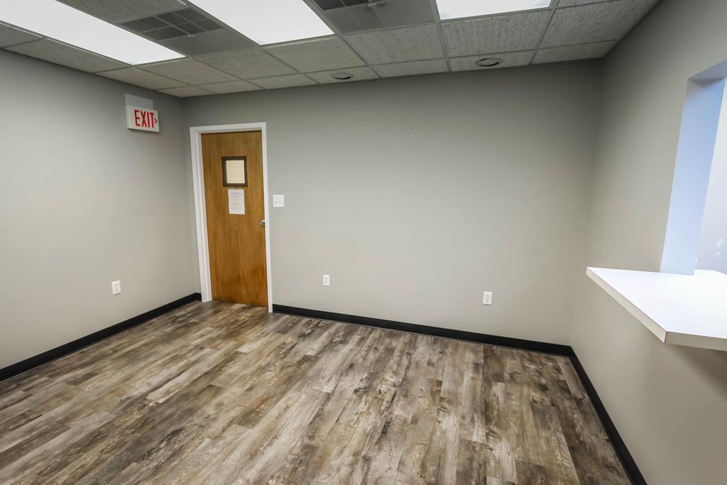 750 Salem Dr. Suite 2-D, Owensboro, Kentucky 42301, ,Office,For Sale,Salem Dr. Suite 2-D,75837