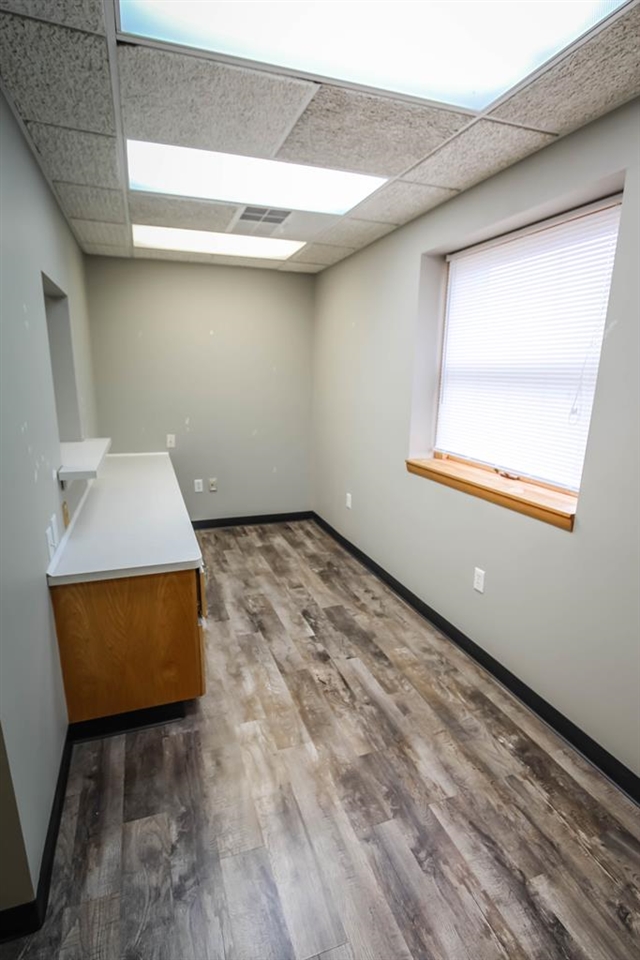 750 Salem Dr. Suite 2-C, Owensboro, Kentucky 42301, ,Office,For Sale,Salem Dr. Suite 2-C,75838