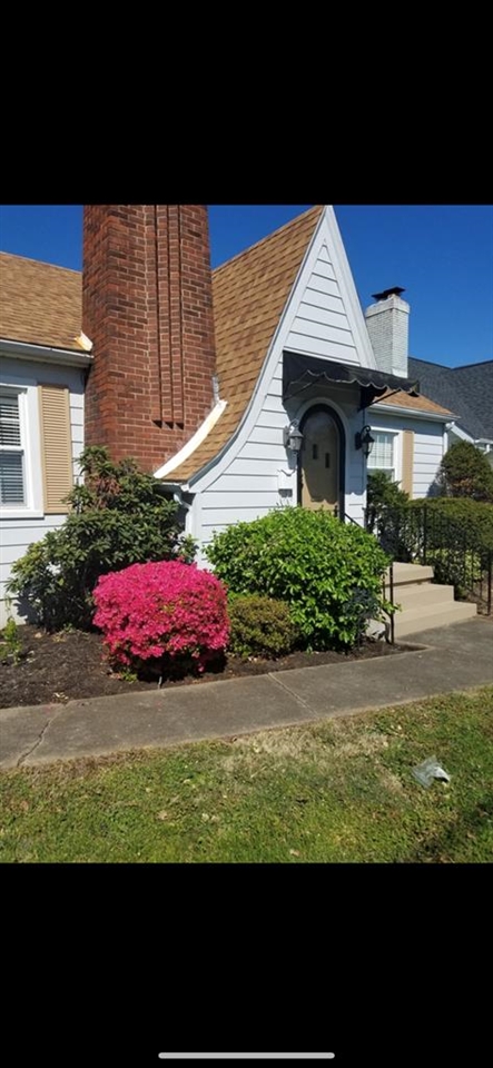 1636 Daviess Street, Owensboro, Kentucky 42301, 2 Bedrooms Bedrooms, ,2 BathroomsBathrooms,Single Family Residence,For Sale,Daviess Street,76601