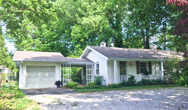 5611 Jones Road, Owensboro, Kentucky 42303, 2 Bedrooms Bedrooms, ,1 BathroomBathrooms,Single Family Residence,For Sale,Jones Road,76919