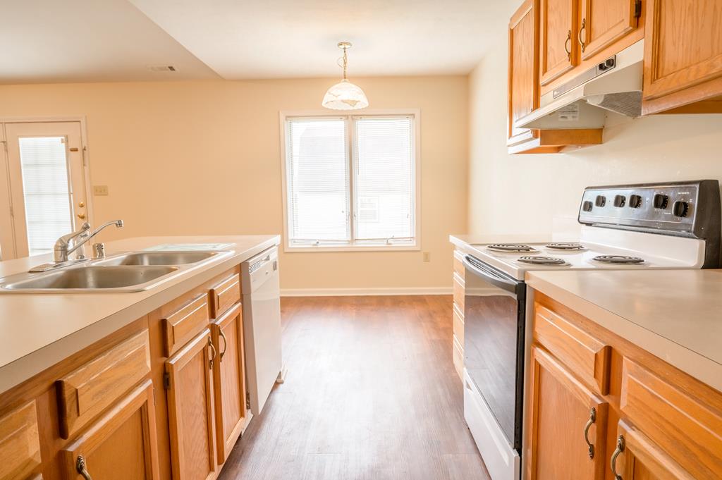 3500 Deer Trail, Owensboro, Kentucky 42301, 3 Bedrooms Bedrooms, ,2 BathroomsBathrooms,Single Family Residence,For Sale,Deer Trail,77583