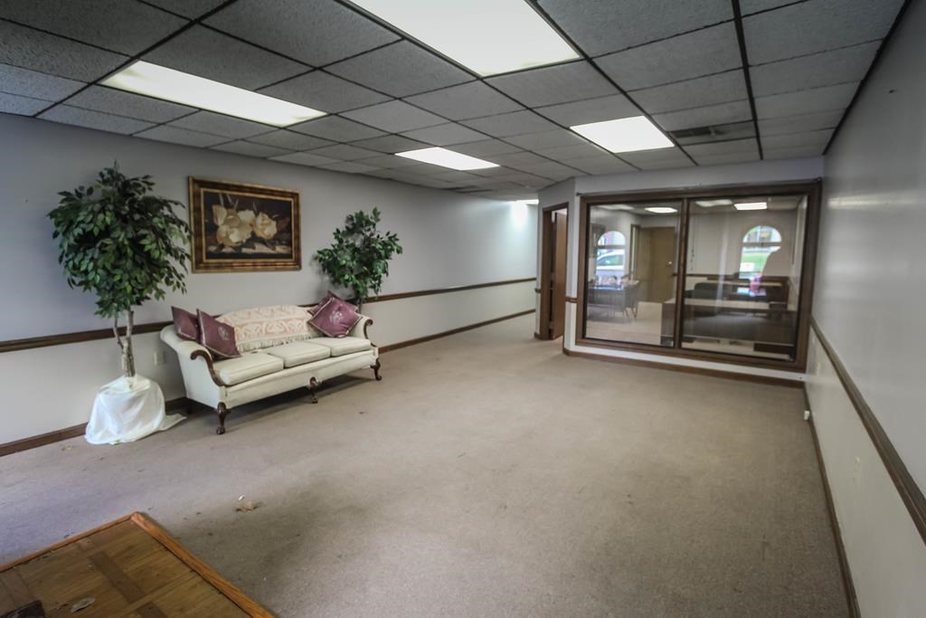 206 W. 3rd St., Owensboro, Kentucky 42301, ,Office,For Sale,W. 3rd St.,77707