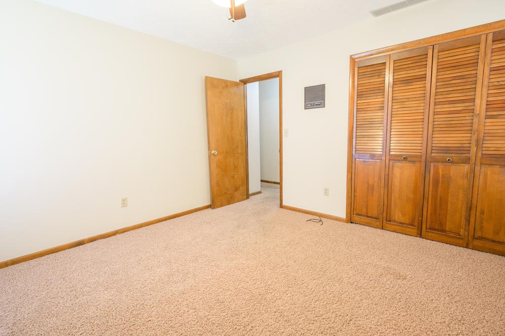 2911 Frederica Street, Owensboro, Kentucky 42303, 3 Bedrooms Bedrooms, ,2 BathroomsBathrooms,Single Family Residence,For Sale,Frederica Street,77735