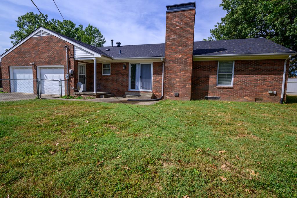 2911 Frederica Street, Owensboro, Kentucky 42303, 3 Bedrooms Bedrooms, ,2 BathroomsBathrooms,Single Family Residence,For Sale,Frederica Street,77735