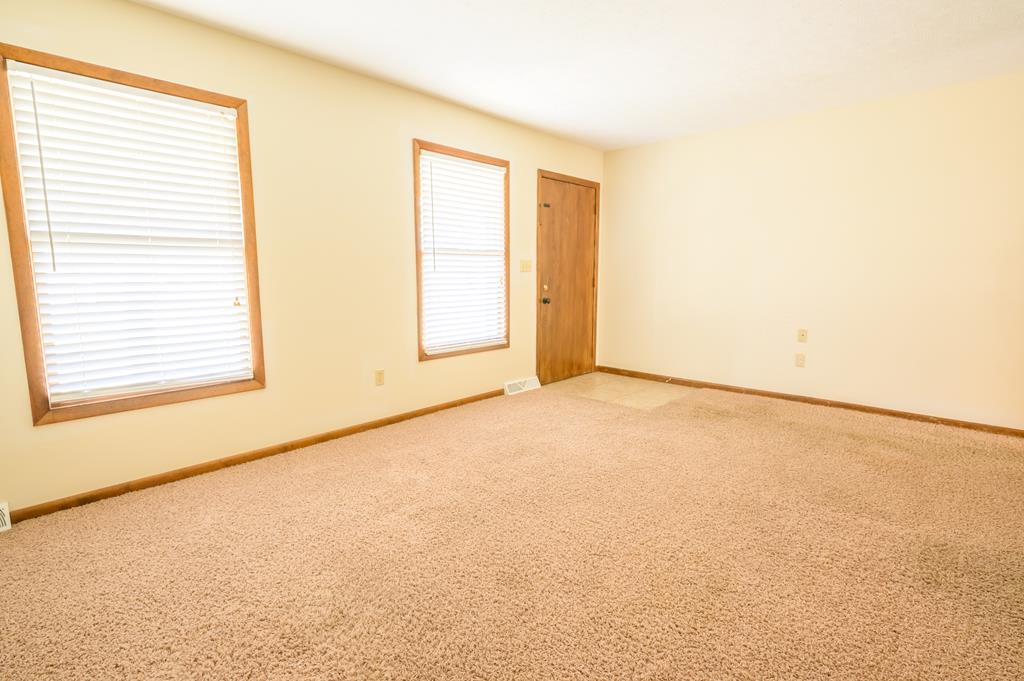 2911 Frederica Street, Owensboro, Kentucky 42303, 3 Bedrooms Bedrooms, ,2 BathroomsBathrooms,Single Family Residence,For Sale,Frederica Street,77735