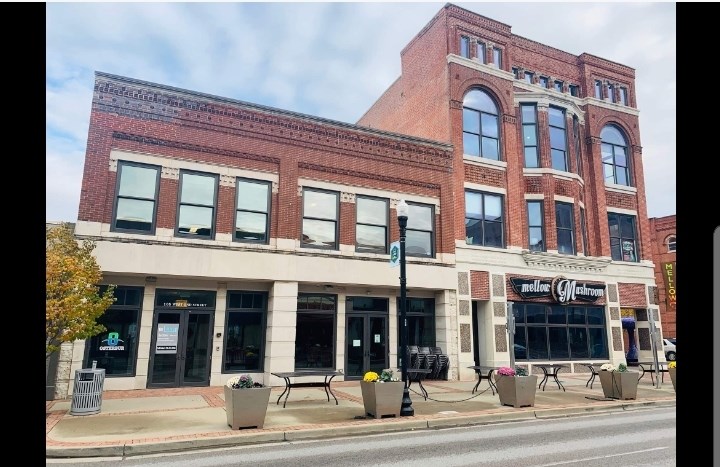 105 1A W 2nd Street, Owensboro, Kentucky 42301, ,Retail,For Sale,W 2nd Street,77868