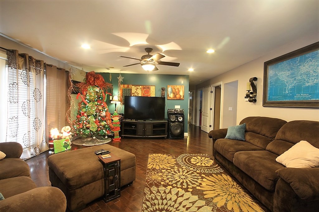 375 Terrebone Loop, Greenville, Kentucky 42345, 5 Bedrooms Bedrooms, ,4 BathroomsBathrooms,Single Family Residence,For Sale,Terrebone Loop,77869