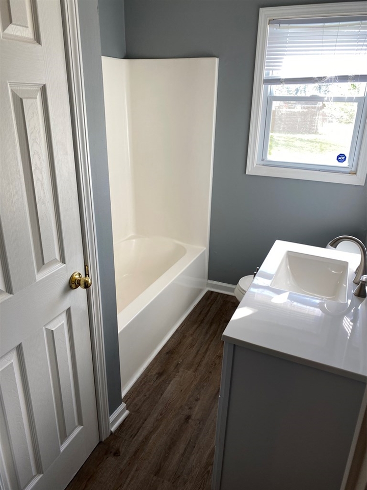 4909 Grandview Dr, Owensboro, Kentucky 42303, 3 Bedrooms Bedrooms, ,1 BathroomBathrooms,Single Family Residence,For Sale,Grandview Dr,78786