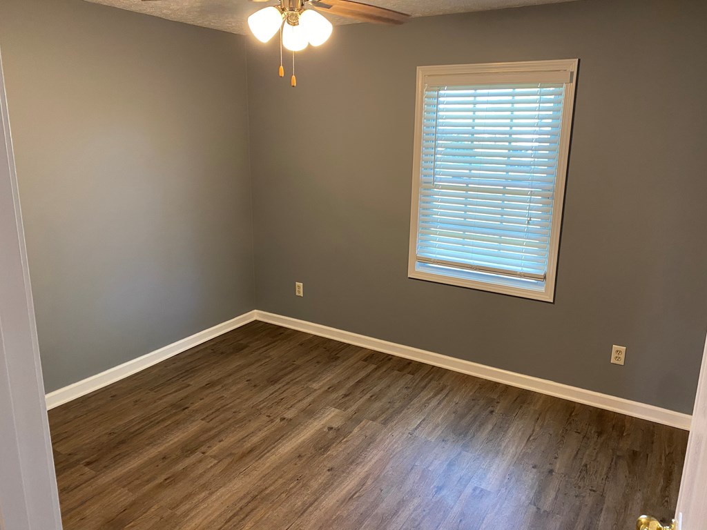 4909 Grandview Dr, Owensboro, Kentucky 42303, 3 Bedrooms Bedrooms, ,1 BathroomBathrooms,Single Family Residence,For Sale,Grandview Dr,78786