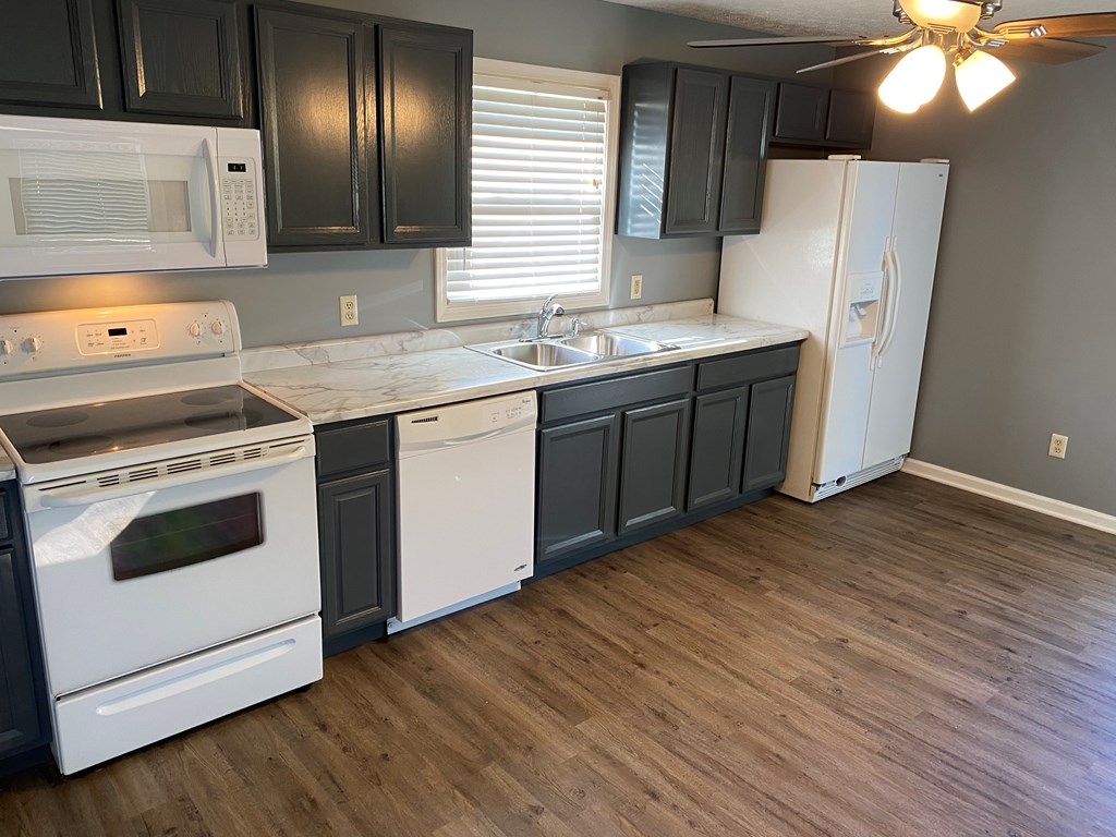 4909 Grandview Dr, Owensboro, Kentucky 42303, 3 Bedrooms Bedrooms, ,1 BathroomBathrooms,Single Family Residence,For Sale,Grandview Dr,78786