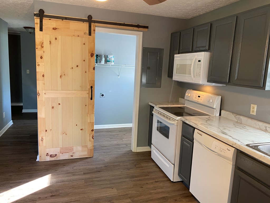 4909 Grandview Dr, Owensboro, Kentucky 42303, 3 Bedrooms Bedrooms, ,1 BathroomBathrooms,Single Family Residence,For Sale,Grandview Dr,78786