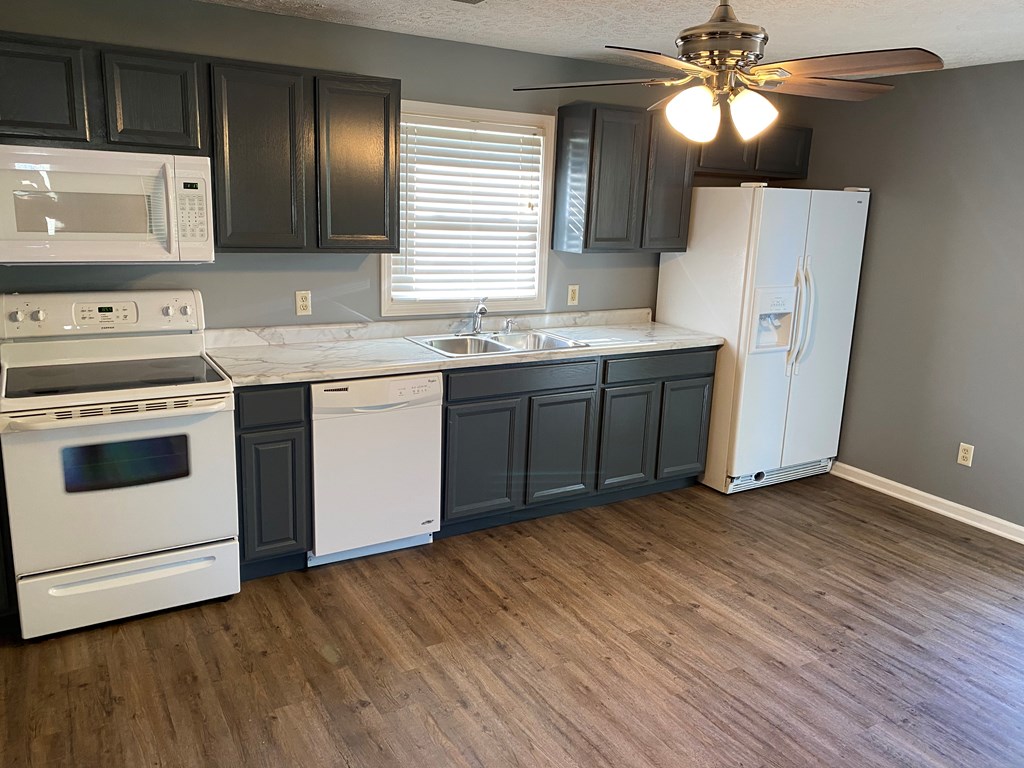 4909 Grandview Dr, Owensboro, Kentucky 42303, 3 Bedrooms Bedrooms, ,1 BathroomBathrooms,Single Family Residence,For Sale,Grandview Dr,78786