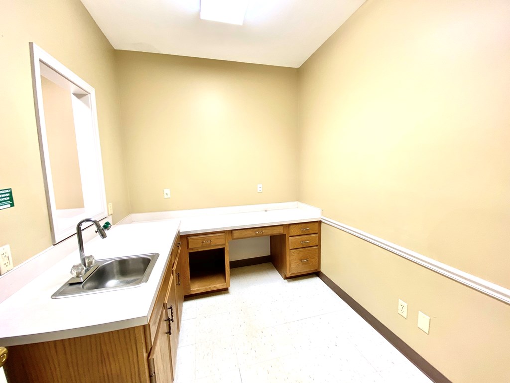 922 Triplett St #10, Owensboro, Kentucky 42303, ,Retail,For Sale,Triplett St #10,78998