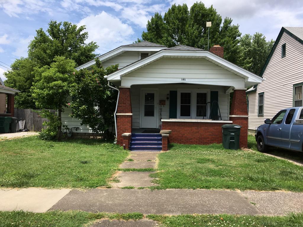 1411 West 3rd Street, Owensboro, Kentucky 42301, 3 Bedrooms Bedrooms, ,1 BathroomBathrooms,Single Family Residence,For Sale,West 3rd Street,79205
