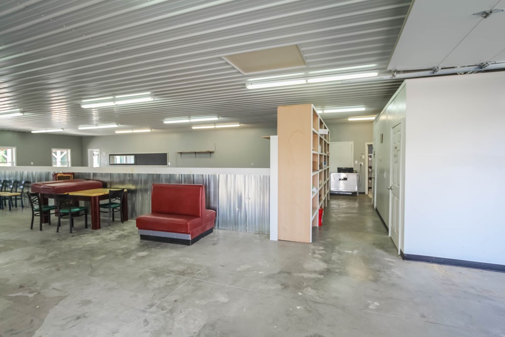 8210 HWY 60W, Lewisport, Kentucky 42351, ,Retail,For Sale,HWY 60W,79580