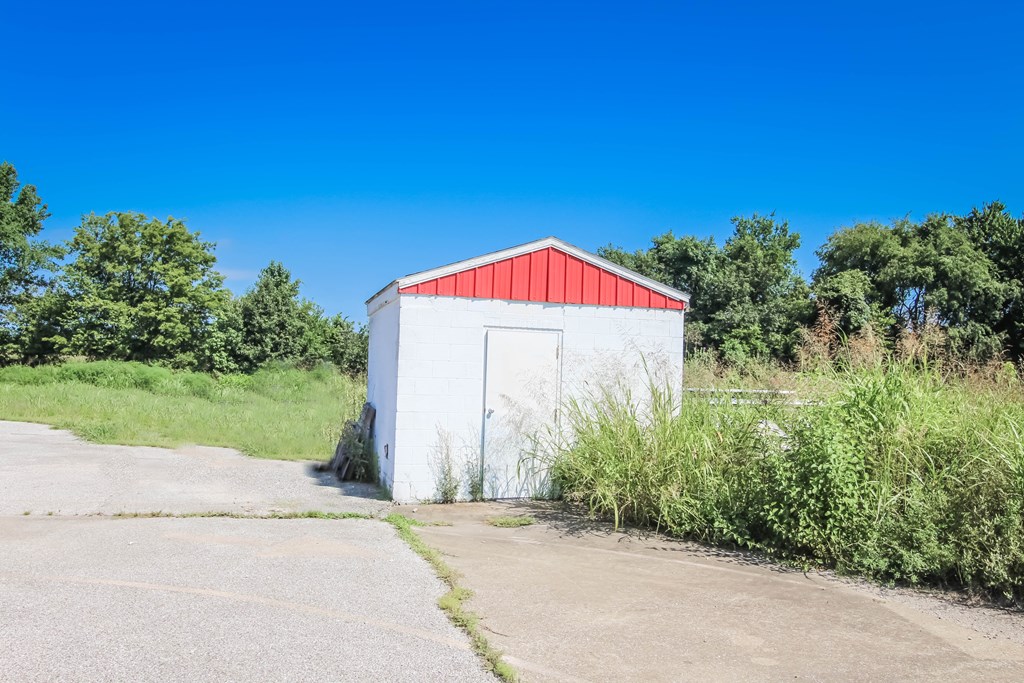 8210 HWY 60W, Lewisport, Kentucky 42351, ,Retail,For Sale,HWY 60W,79580