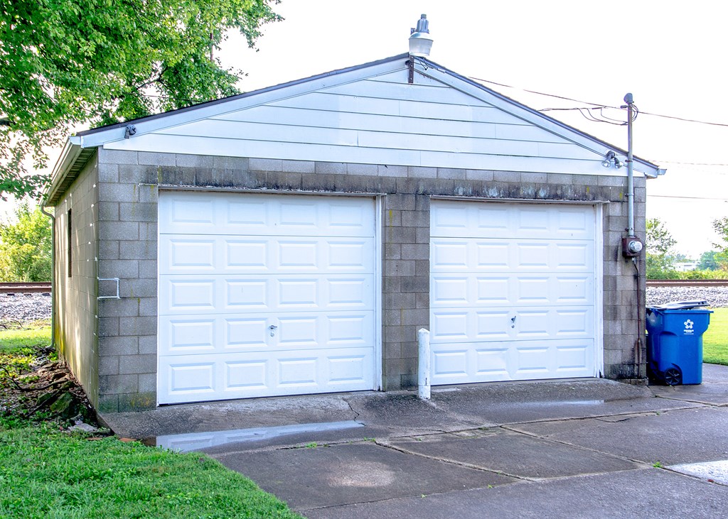 3410 E 10th Street, Owensboro, Kentucky 42303, 3 Bedrooms Bedrooms, ,1 BathroomBathrooms,Single Family Residence,For Sale,E 10th Street,79772