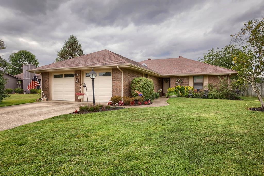 4446 Hunters Trace, Owensboro, Kentucky 42303, 3 Bedrooms Bedrooms, ,2 BathroomsBathrooms,Single Family Residence,For Sale,Hunters Trace,79936