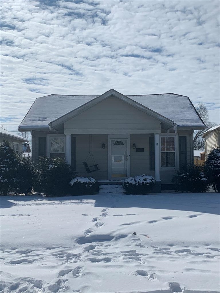 212 E 22nd. St., Owensboro, Kentucky 42303, 2 Bedrooms Bedrooms, ,1 BathroomBathrooms,Single Family Residence,For Sale,E 22nd. St.,80785