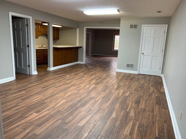 14 Hilltop, Owensboro, Kentucky 42303, 6 Bedrooms Bedrooms, ,4 BathroomsBathrooms,Single Family Residence,For Sale,Hilltop,81042