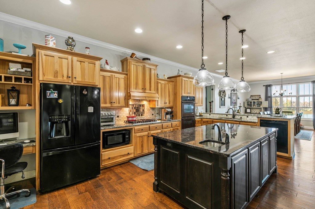 4704 Winkler Road, Philpot, Kentucky 42366, 3 Bedrooms Bedrooms, ,2 BathroomsBathrooms,Single Family Residence,For Sale,Winkler Road,81395