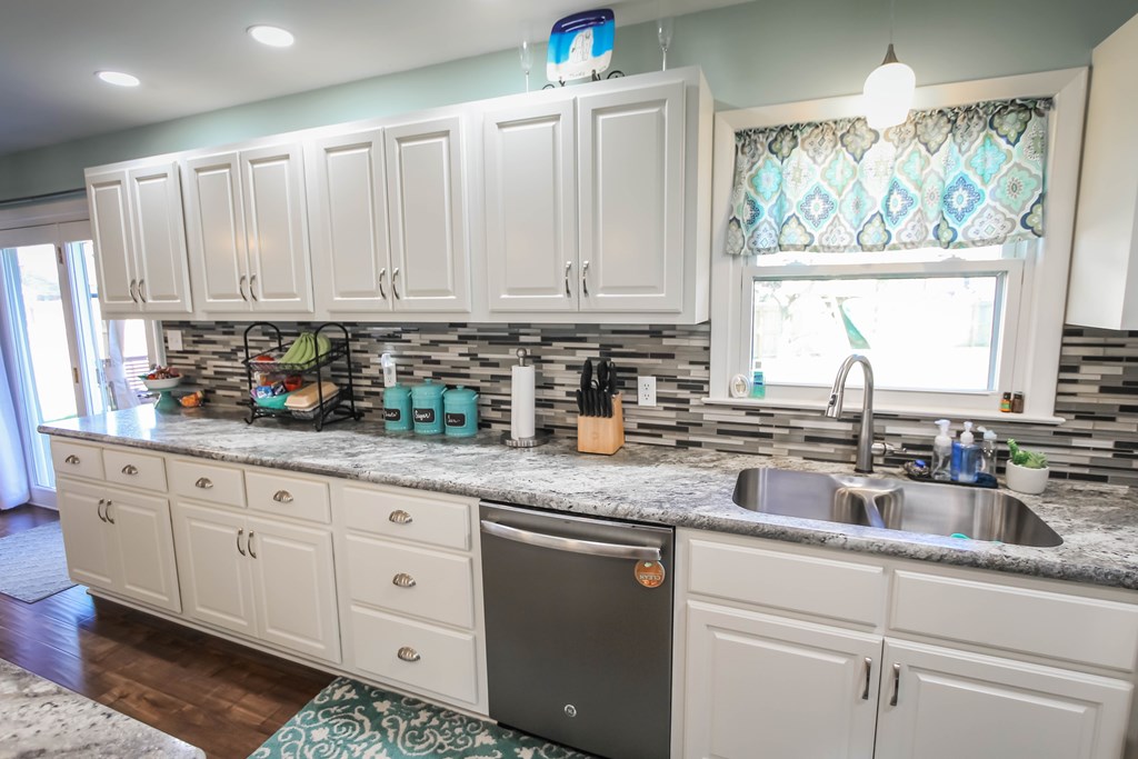 2265 Hoop Jr Court, Owensboro, Kentucky 42301, 4 Bedrooms Bedrooms, ,2 BathroomsBathrooms,Single Family Residence,For Sale,Hoop Jr Court,81452