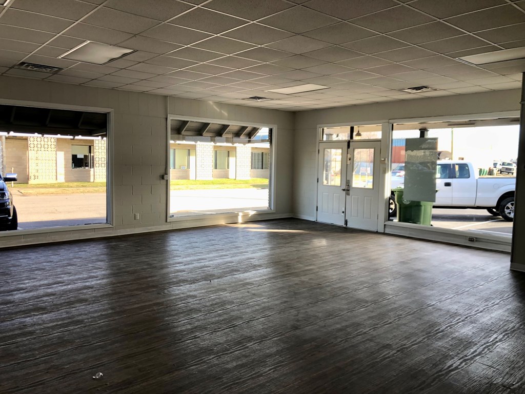 1722-A Sweeney St, Owensboro, Kentucky 42303, ,Retail,For Sale,Sweeney St,81533