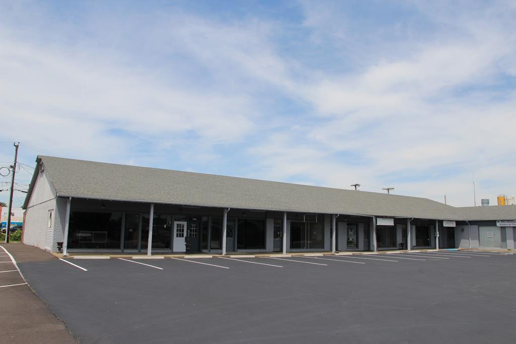 1738 Sweeney St, Owensboro, Kentucky 42303, ,Retail,For Sale,Sweeney St,81537