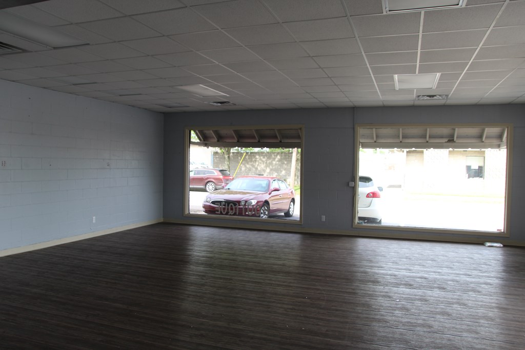 1724 Sweeney St, Owensboro, Kentucky 42303, ,Retail,For Sale,Sweeney St,81540