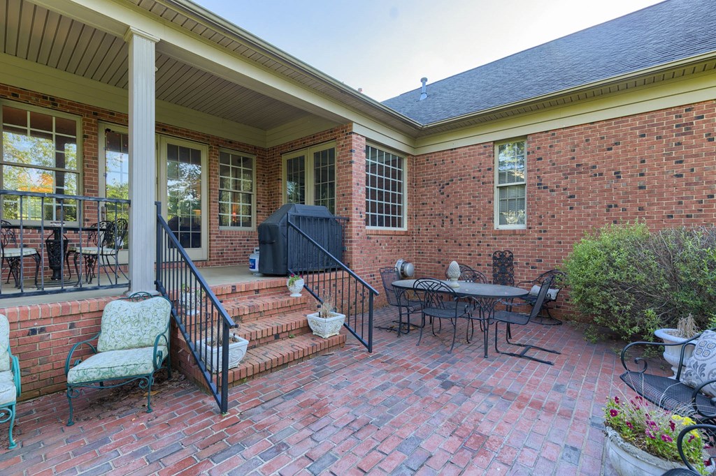1661 Barclay Avenue, Owensboro, Kentucky 42303, 4 Bedrooms Bedrooms, ,4 BathroomsBathrooms,Single Family Residence,For Sale,Barclay Avenue,81663