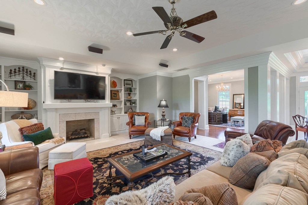 1661 Barclay Avenue, Owensboro, Kentucky 42303, 4 Bedrooms Bedrooms, ,4 BathroomsBathrooms,Single Family Residence,For Sale,Barclay Avenue,81663