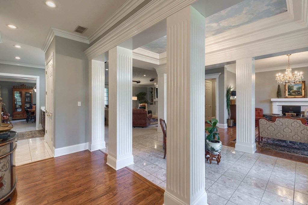 1661 Barclay Avenue, Owensboro, Kentucky 42303, 4 Bedrooms Bedrooms, ,4 BathroomsBathrooms,Single Family Residence,For Sale,Barclay Avenue,81663