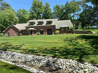 3263 Tanglewood Dr, Henderson, Kentucky 42420, 4 Bedrooms Bedrooms, ,3 BathroomsBathrooms,Single Family Residence,For Sale,Tanglewood Dr,81709