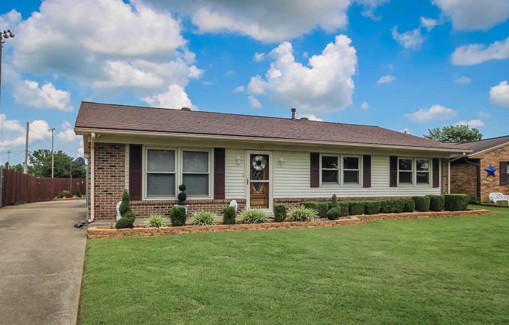 135 HUMMINGBIRD LOOP E., Owensboro, Kentucky 42301, 3 Bedrooms Bedrooms, ,1 BathroomBathrooms,Single Family Residence,For Sale,HUMMINGBIRD LOOP E.,81981