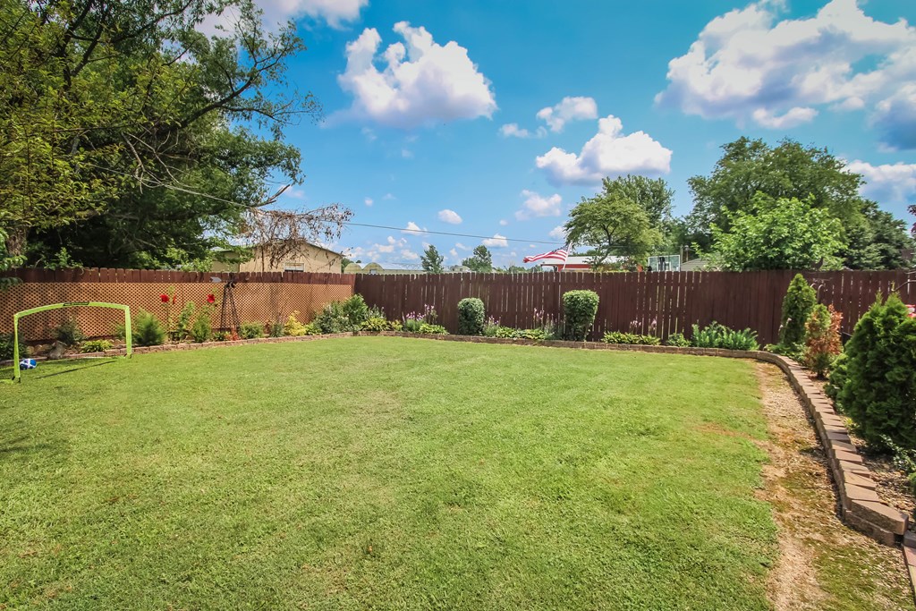 135 HUMMINGBIRD LOOP E., Owensboro, Kentucky 42301, 3 Bedrooms Bedrooms, ,1 BathroomBathrooms,Single Family Residence,For Sale,HUMMINGBIRD LOOP E.,81981