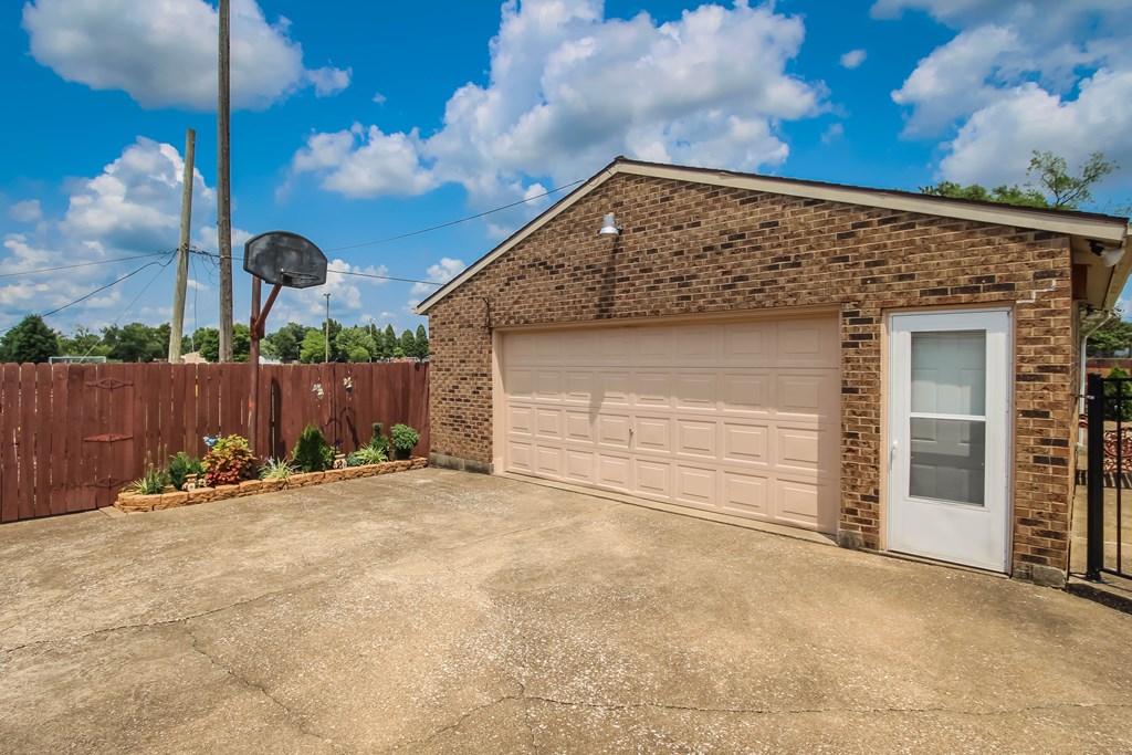 135 HUMMINGBIRD LOOP E., Owensboro, Kentucky 42301, 3 Bedrooms Bedrooms, ,1 BathroomBathrooms,Single Family Residence,For Sale,HUMMINGBIRD LOOP E.,81981