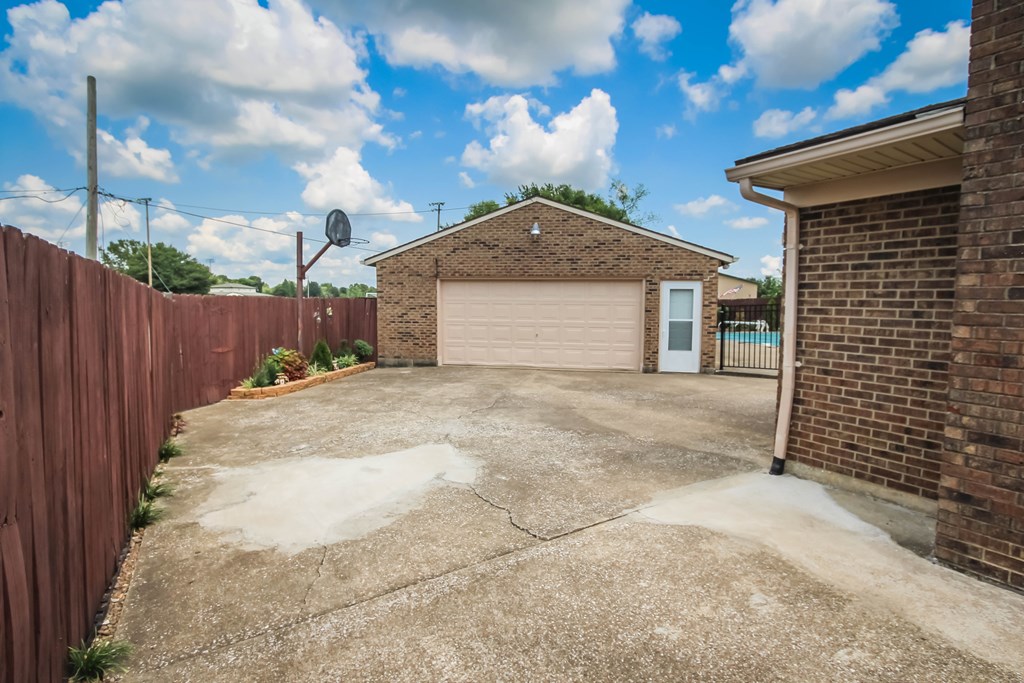 135 HUMMINGBIRD LOOP E., Owensboro, Kentucky 42301, 3 Bedrooms Bedrooms, ,1 BathroomBathrooms,Single Family Residence,For Sale,HUMMINGBIRD LOOP E.,81981