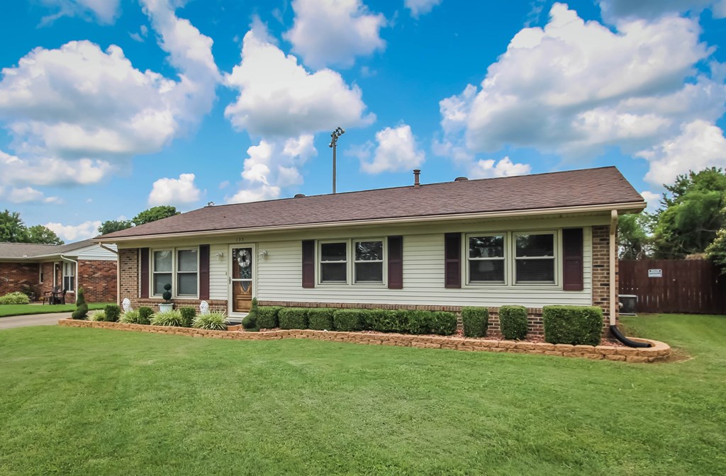 135 HUMMINGBIRD LOOP E., Owensboro, Kentucky 42301, 3 Bedrooms Bedrooms, ,1 BathroomBathrooms,Single Family Residence,For Sale,HUMMINGBIRD LOOP E.,81981